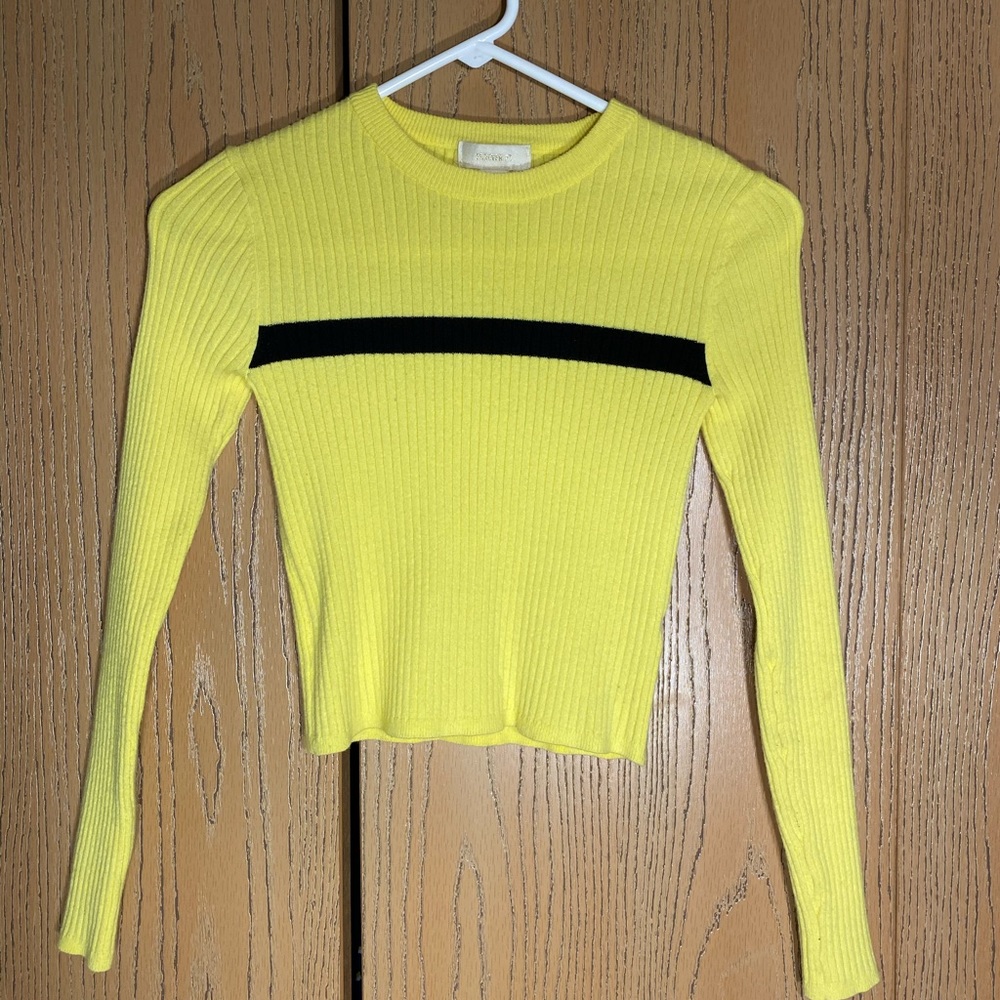 Forever 21 Black&Yellow Long Sleeve tee